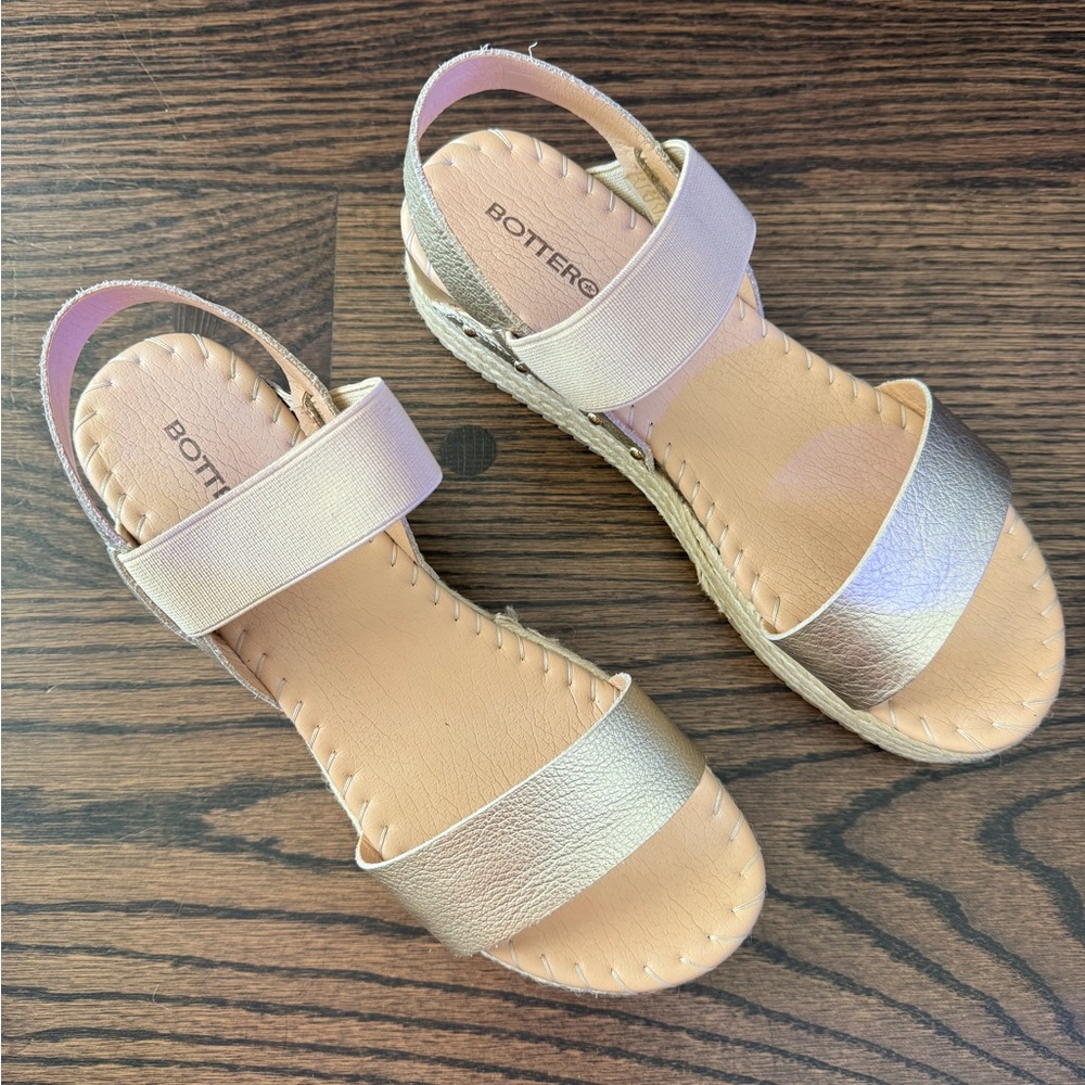 Metallic Gold and Tan Women’s Elastic Strap Sandals